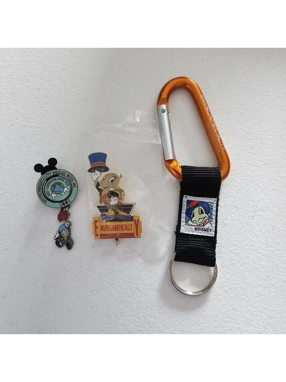 BUNDLE Disney Jiminy Cricket Two Pins And One Carabinar Keychain